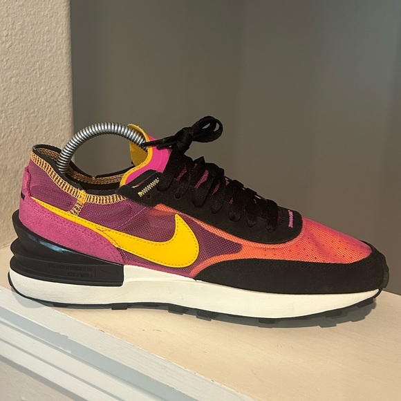 Men’s Size 7.5 Nike Waffle One Active Fuchsia Pink Yellow Black Shoes DA7995-600 - Picture 5 of 9